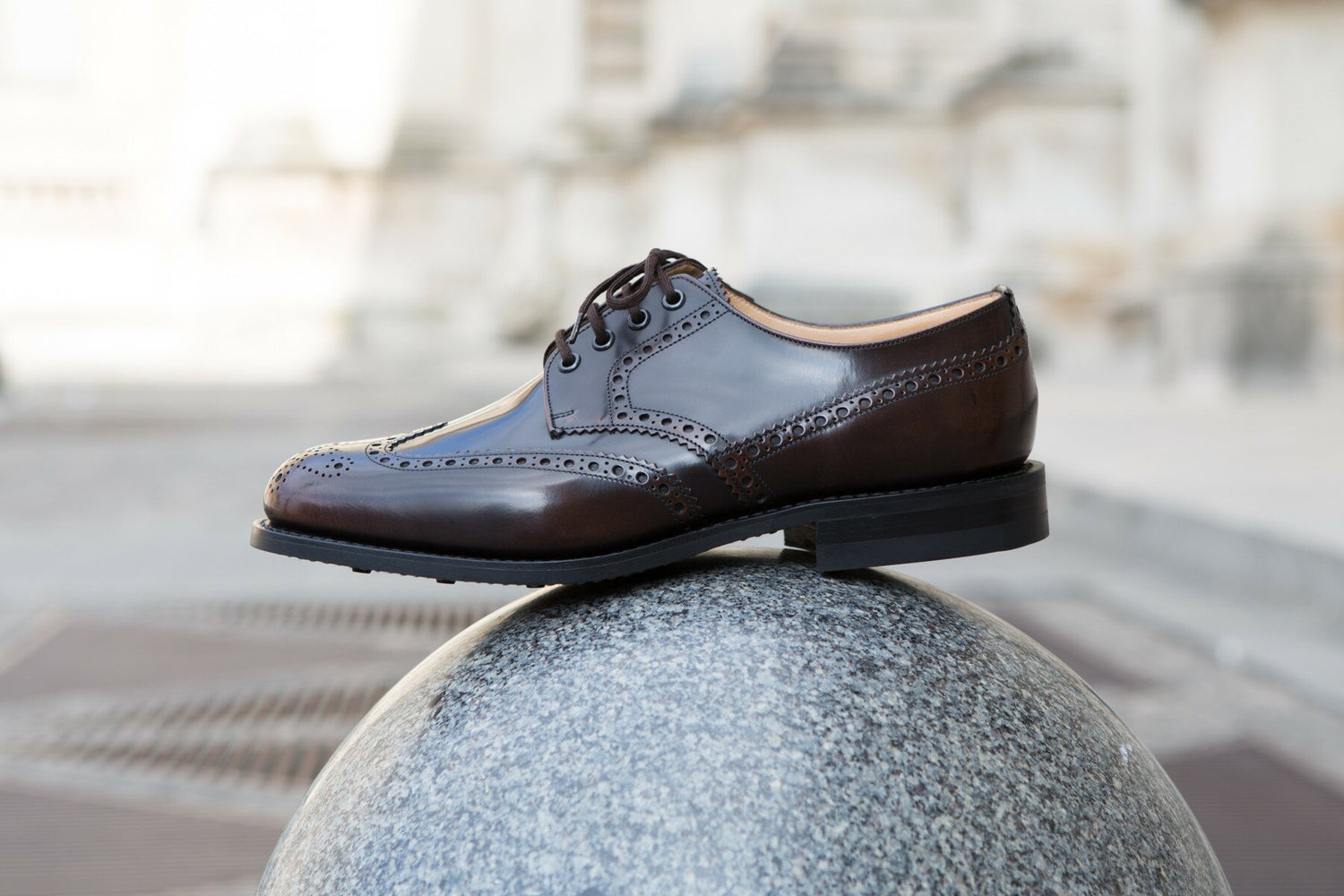 Church's - Derby en cuir couleur marron ebony semelle gomme cousue goodyear