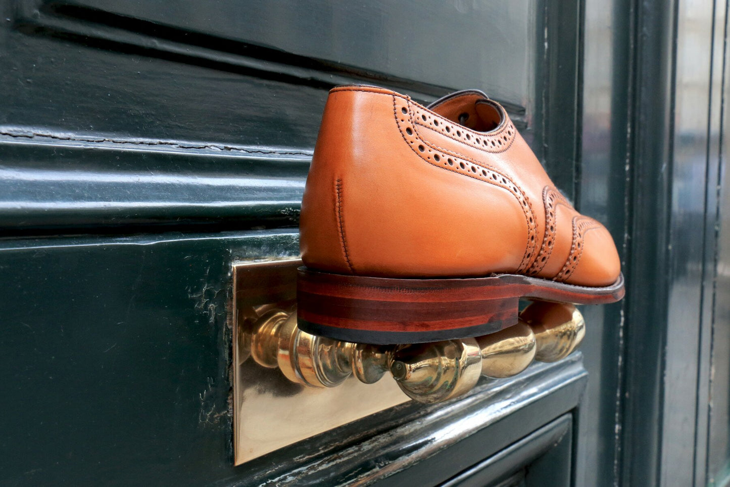 Loake - Richelieu fleuri cuir tan semelle cuir