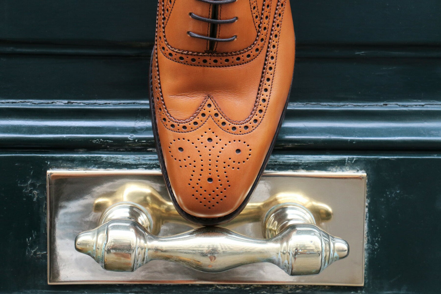 Loake - Richelieu fleuri cuir tan semelle cuir