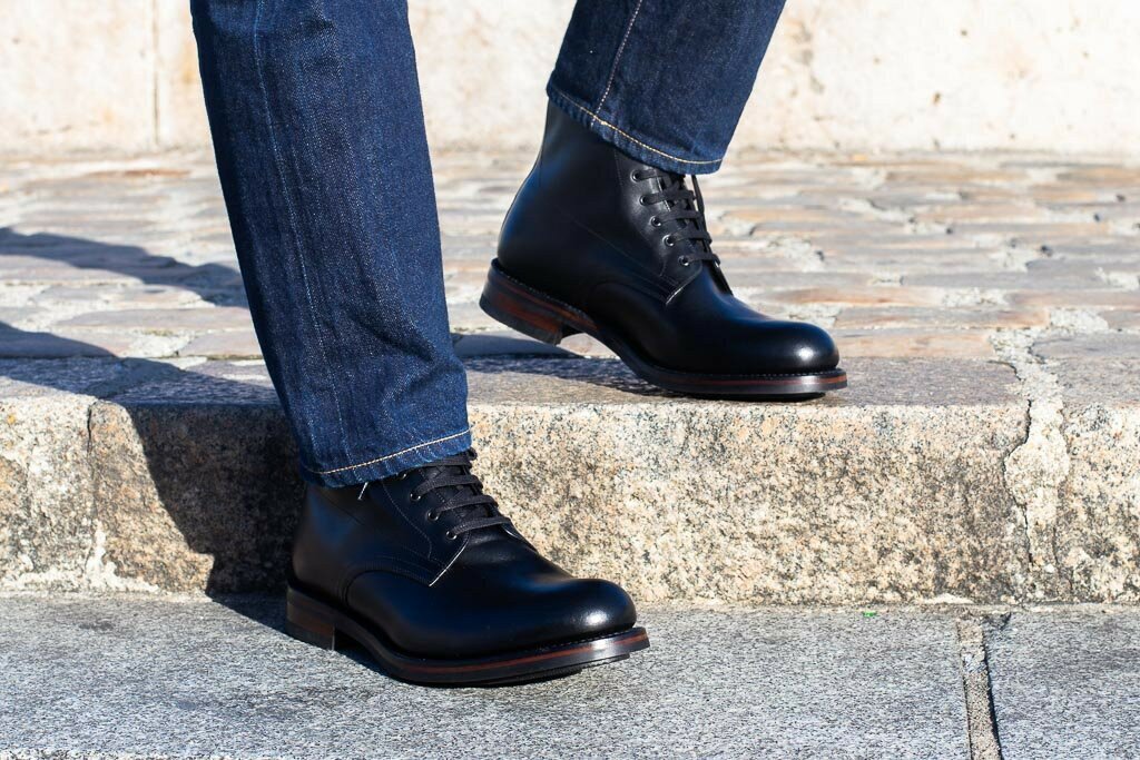 Loake - Boots Hebden à lacets cuir noir semelle cousue gomme
