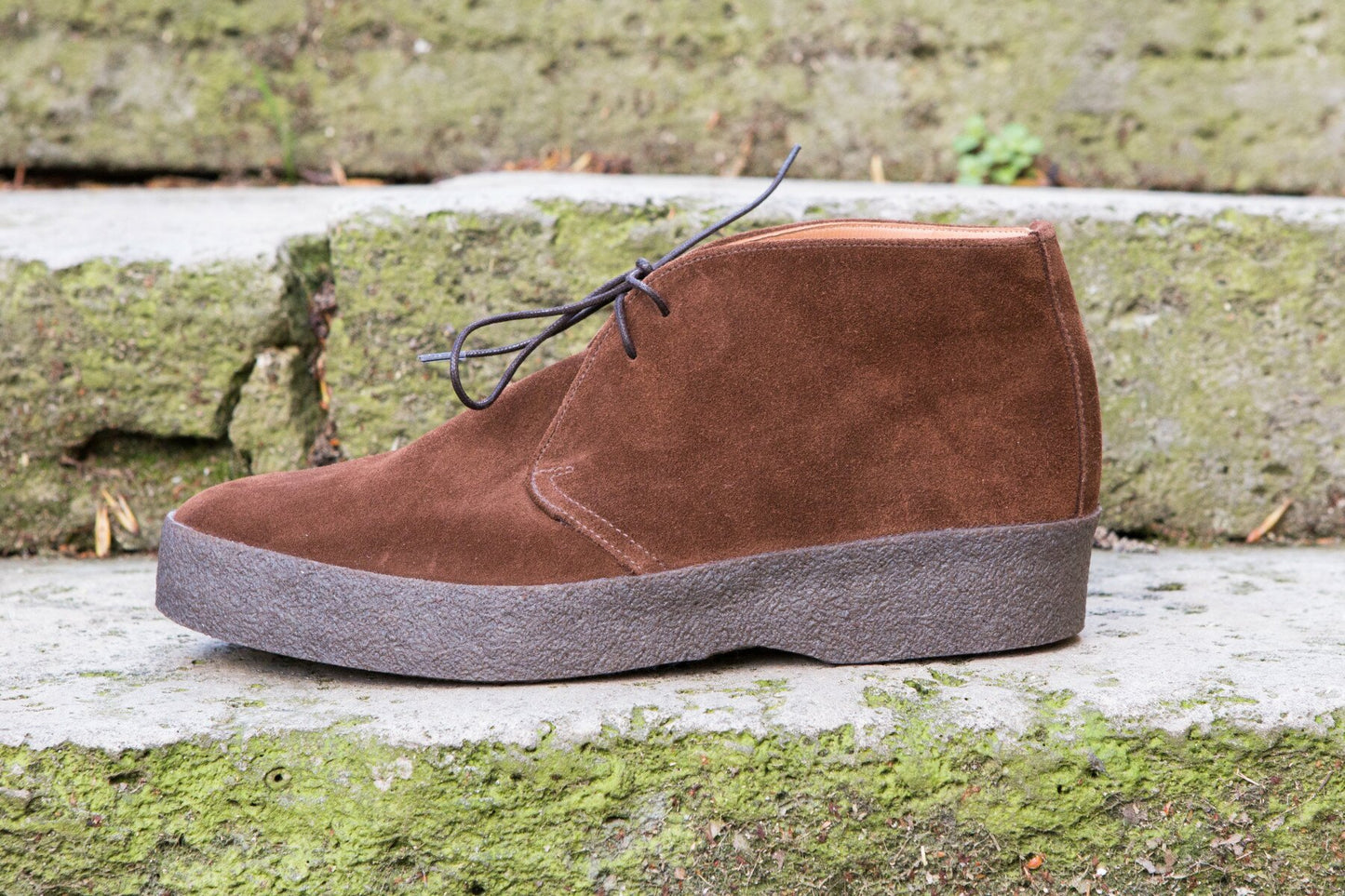 Sanders - Chukka boots daim couleur polo suede semelle en crêpe naturel