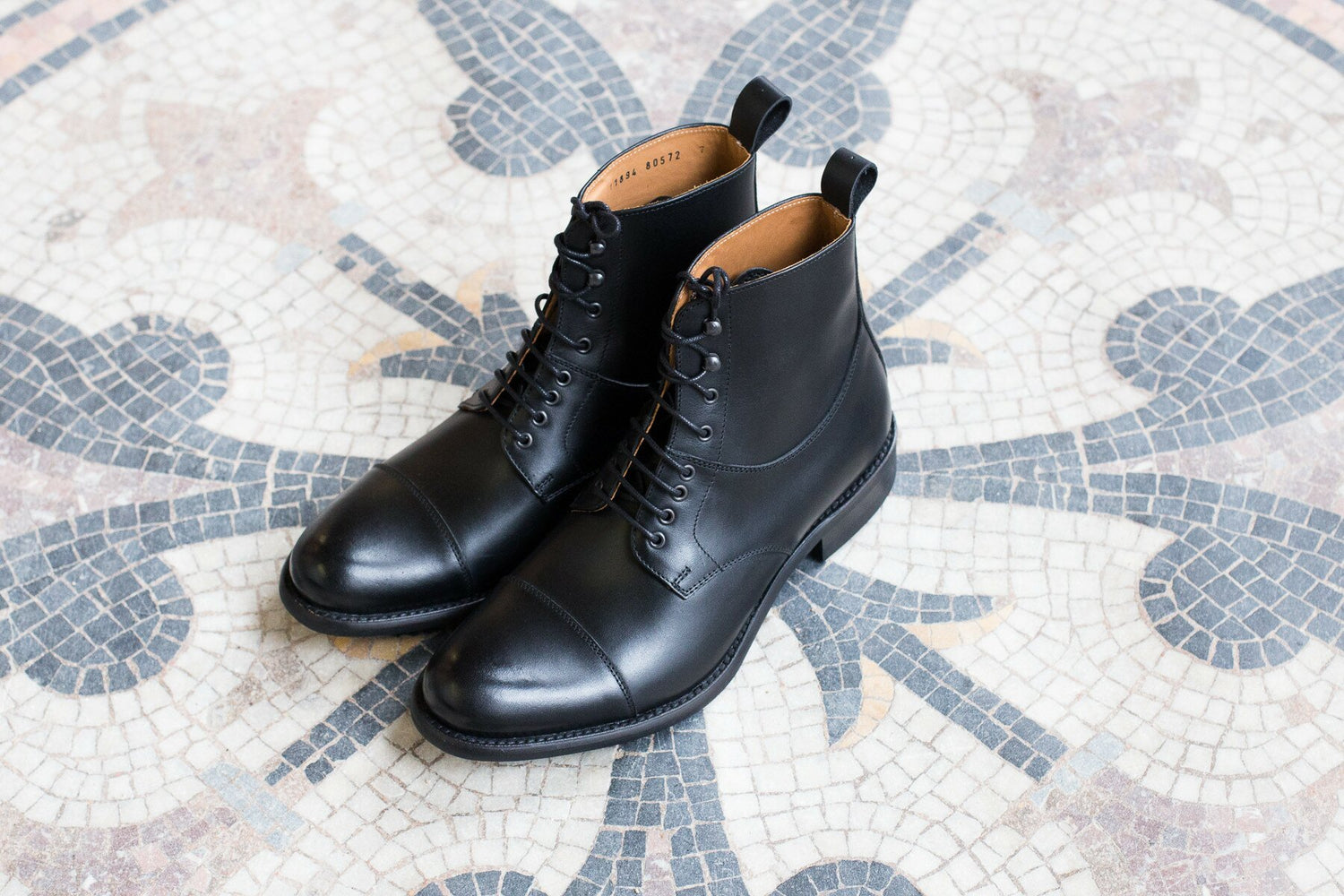 BRITISH SHOES Boots lacets cuir noir semelle cousue gomme