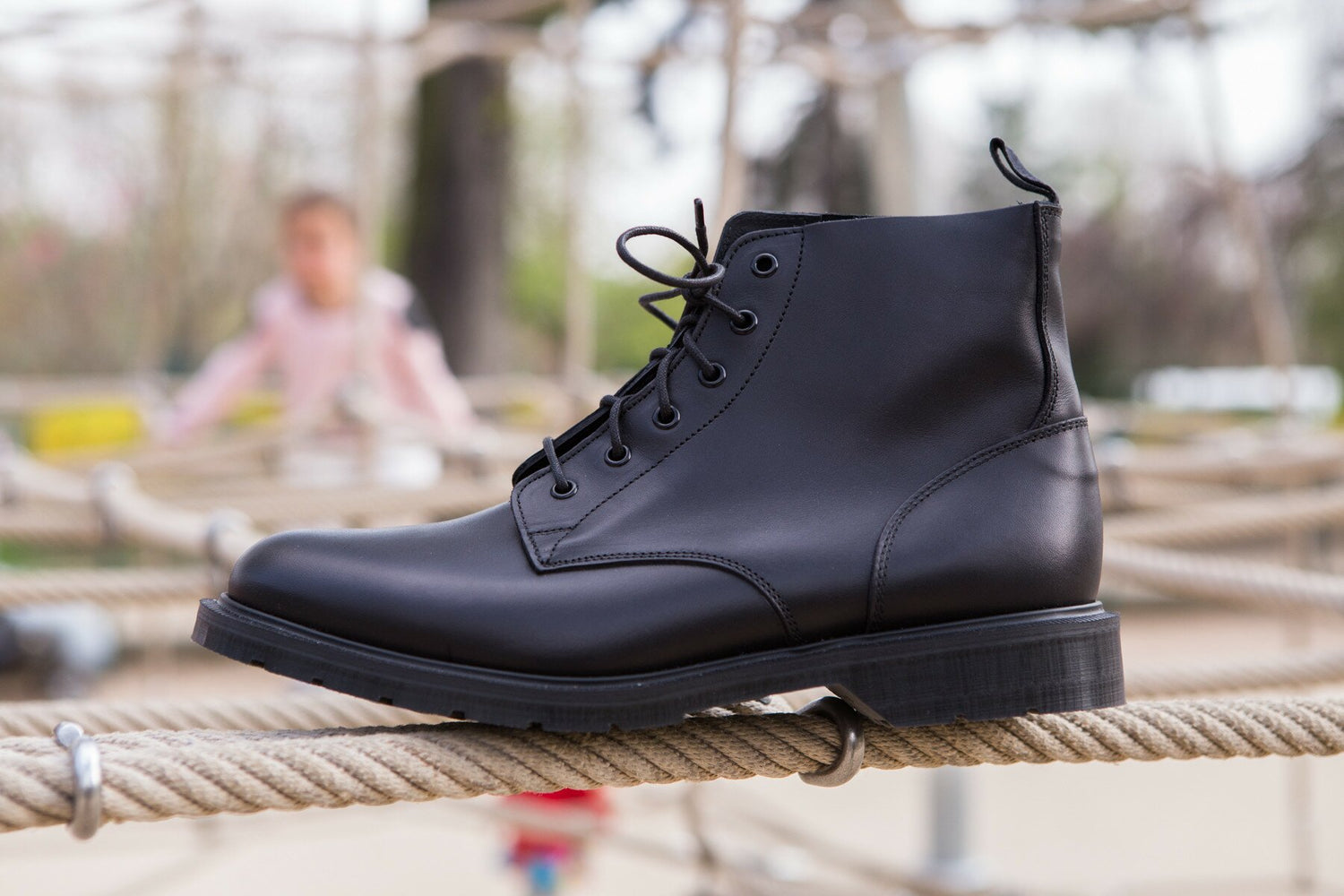 Solovair - Boots premium 951 en cuir noir cousue goodyear semelle coussin d'air