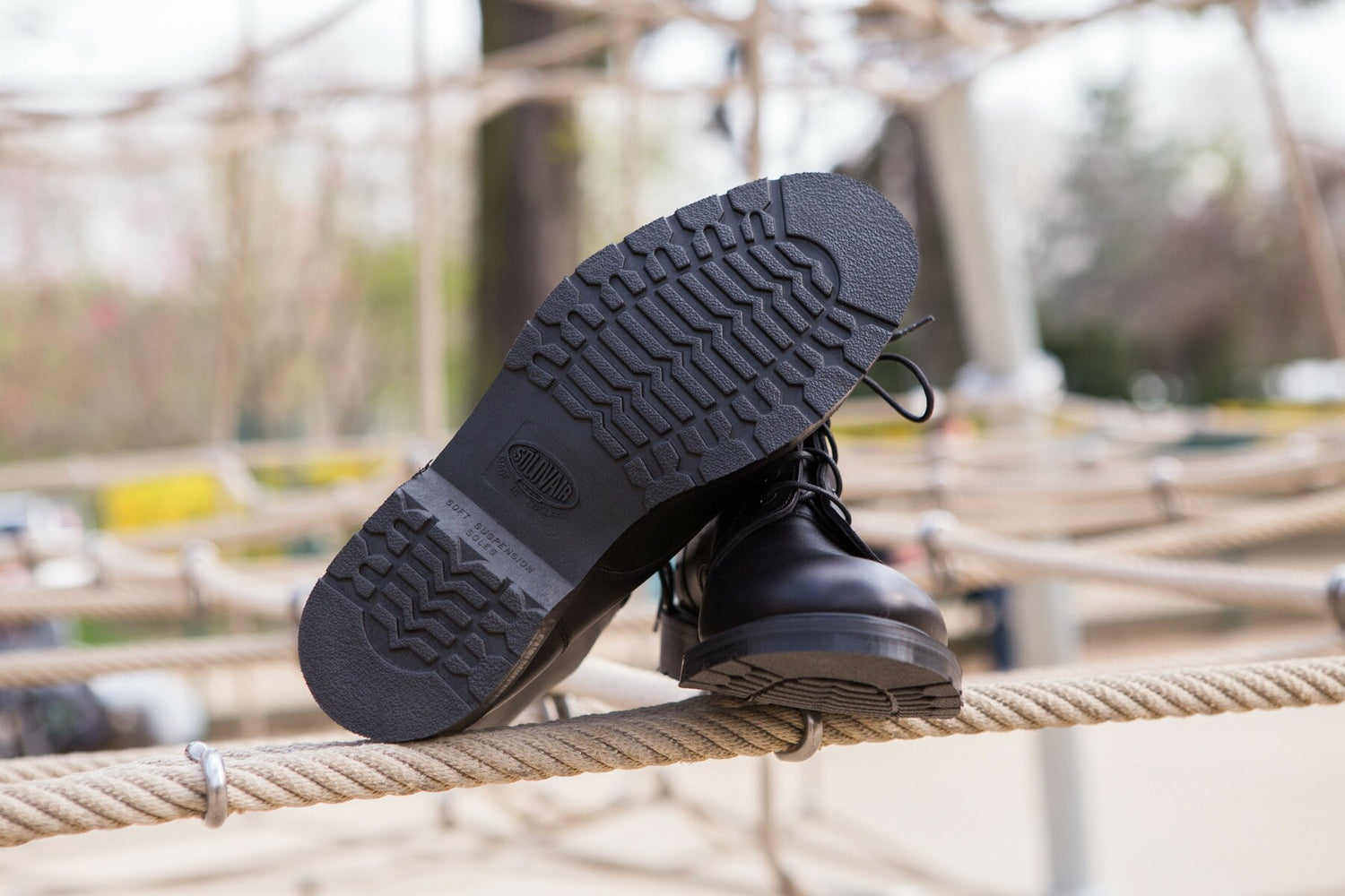 Solovair - Boots premium 951 en cuir noir cousue goodyear semelle coussin d'air