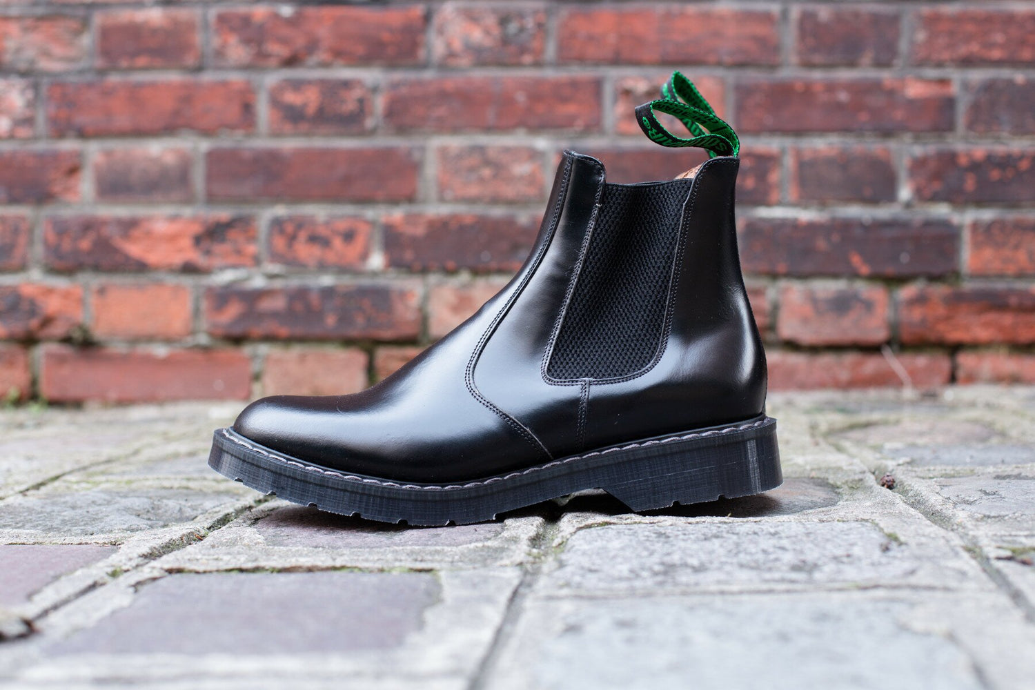 SOLOVAIR Chelsea Boots black